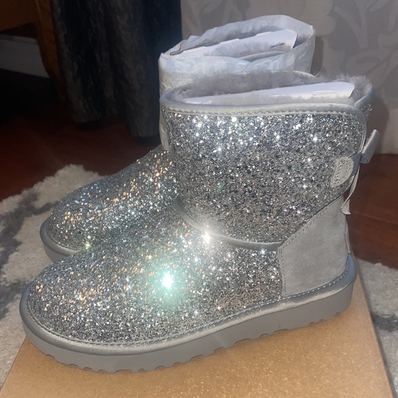 UGG Shoes - NEW Never Worn Womens classic mini bow cosmos size 5